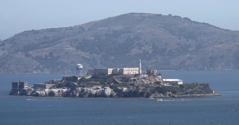 Trump quiere reabrir Alcatraz, donde estuvo Al Capone y de donde era imposible fugarse
