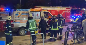 Jóvenes sufren violento asalto en Parque de los Reyes mientas paseaban a mascota: uno fue apuñalado