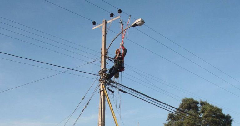 Reportan corte masivo de servicio eléctrico en Copiapó tras fuerte sismo en el norte