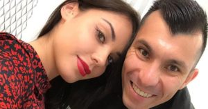 Hijo de Gary Medel sufrió accidente doméstico: Cristina Morales mostró la herida en su frente
