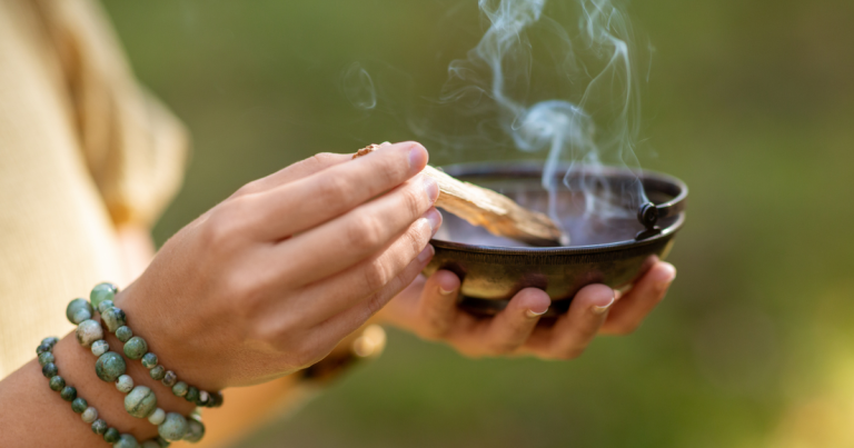 Rituales para Noche de San Juan que no deberías intentar por su alta carga energética