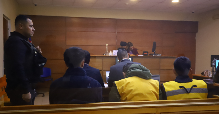 Fue a apoyar a su hijo y terminó detenido: padre tenía orden vigente por robo a banco en Valparaíso