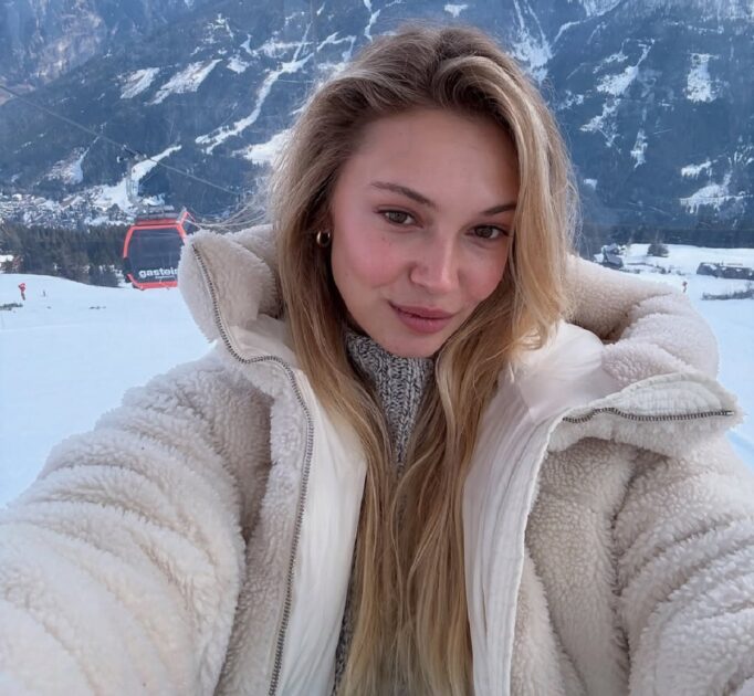 Alexis Sánchez habría comenzado una relación con una conocida modelo rusa, Alexandra Litvinova, dándose una nueva oportunidad en el amor.