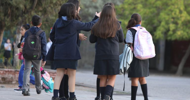 Extienden vacaciones de invierno 2025: revisa si tu región tendrá tres semanas de descanso