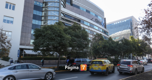 Trabajador muere tras caer desde el séptimo piso en Clínica Santa María mientras limpiaba vidrios