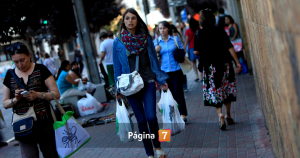 INE: la mitad de los chilenos ocupados percibió ingresos menores o iguales a $611 mil en 2024