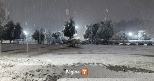 Suspensión clases en la Región Metropolitana por lluvias y nieve: revisa las comunas afectadas