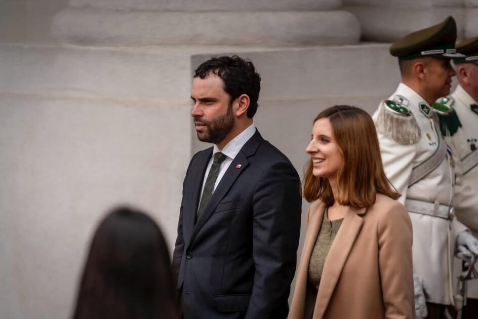 Revelan que actriz Paula Luchsinger tendría romance con subsecretario: imagen en redes la delató