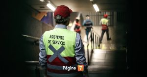 Apuñalan a hombre en pleno andén de estación del Metro de Santiago