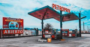 ¿Bajarán los precios de la bencina? Esto es lo que se sabe tras la llegada de empresa “low cost”