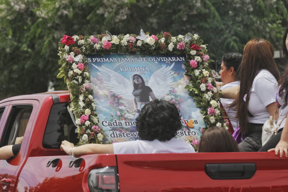 Así fue el funeral de Krishna Aguilera: familiares y amigos llegaron para despedirla