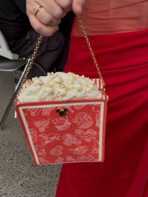 Camila Chef innovó con especial cartera en los Premios Cordillera