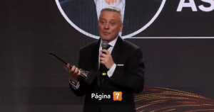 El discurso de Juan Manuel Astorga al ganar 'Mejor Rostro Informativo': "El año partió conmigo despedido de Mega"