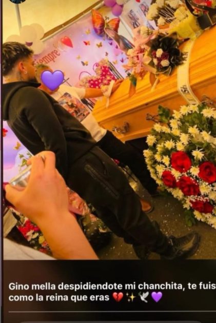 Reconocido cantante llegó al velorio de Krishna Aguilera y emocionó a su familia con emotivo gesto