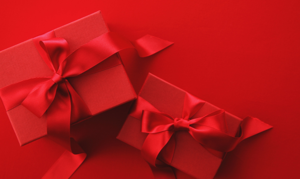 Cábalas para el Año Nuevo 2026: estas son 7 rituales para atraer el amor y el dinero