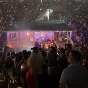 Director de Bizarro se fue contra fans de Bad Bunny por criticado concierto: “Nadie los obliga a ir”