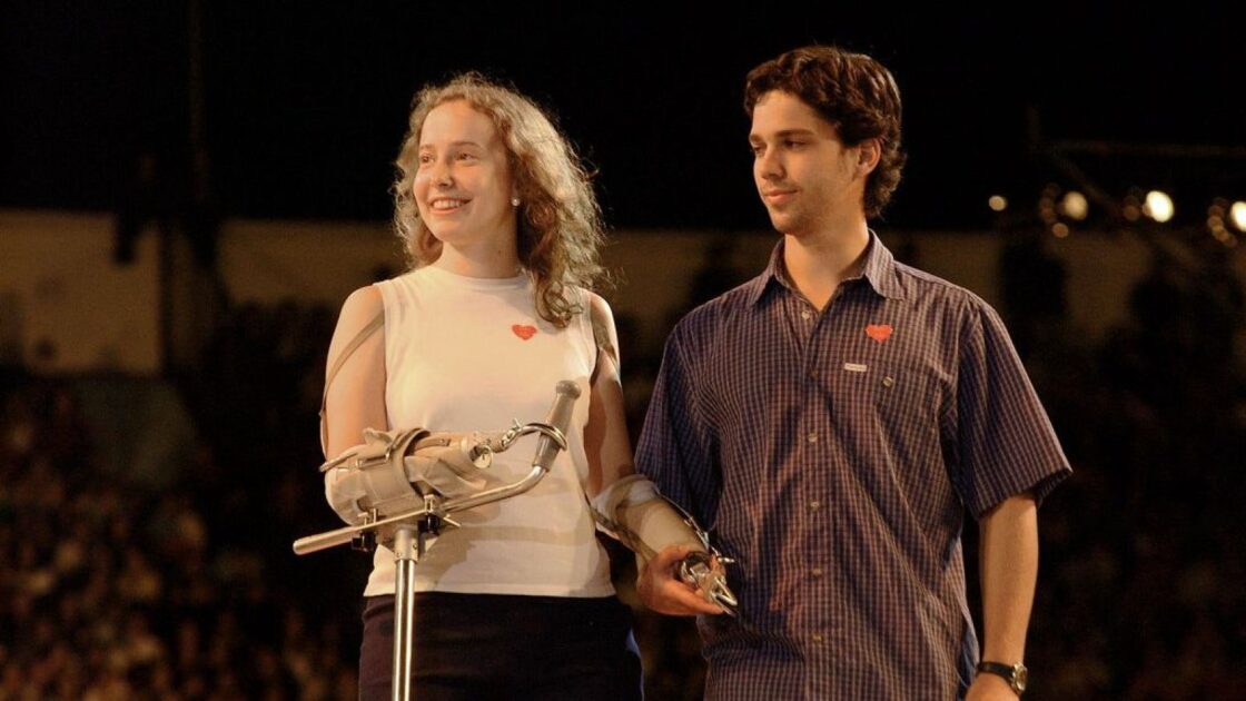 El presente de la joven que salvó la Teletón el año 2003 con su emotiva historia: es madre y médica