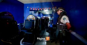 Desarticulan casino clandestino en Barrio Franklin: incautan 40 máquinas y detienen a 2 personas
