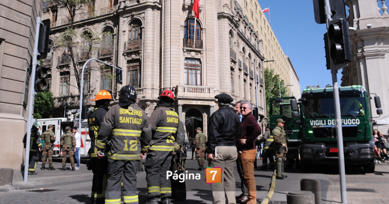 Emergencia en calle Moneda: incendio en restaurante provoca evacuación del Ministerio de Justicia