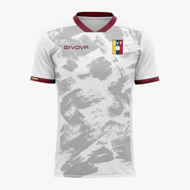 Filtran que nueva camiseta de la Selección Chilena es de inédito color: "copia de la de Venezuela"