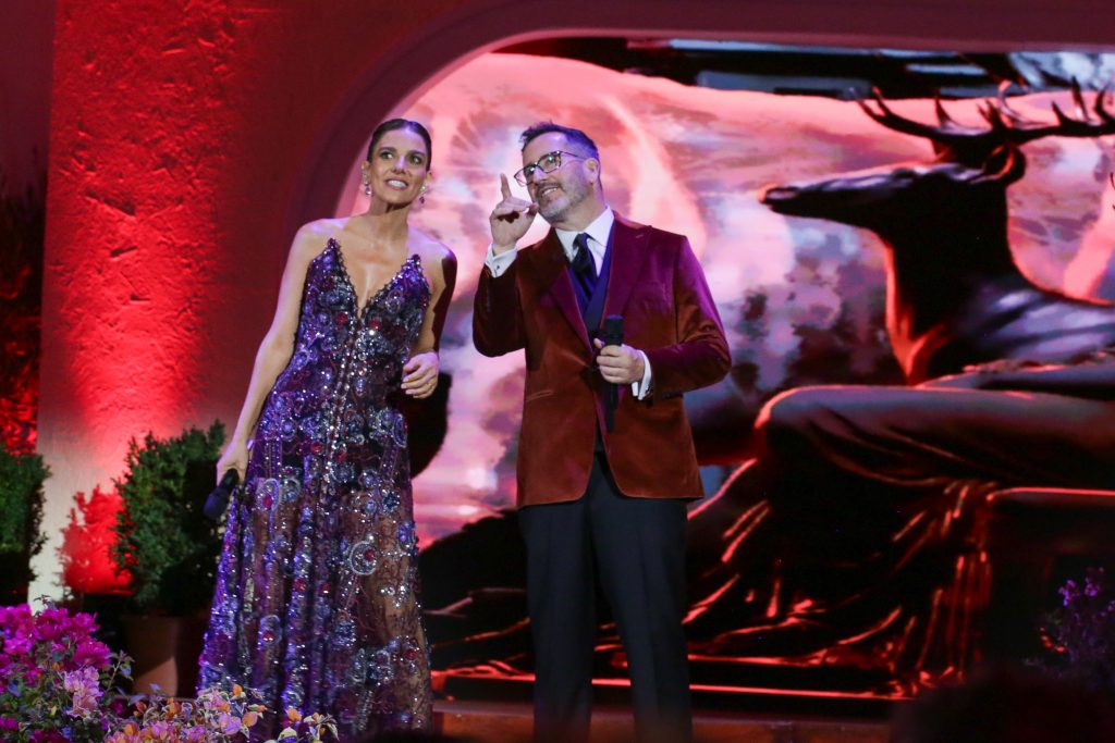 María Luisa Godoy y Eduardo Fuentes sorprenden con looks folclóricos en la inauguración del Festival de Olmué