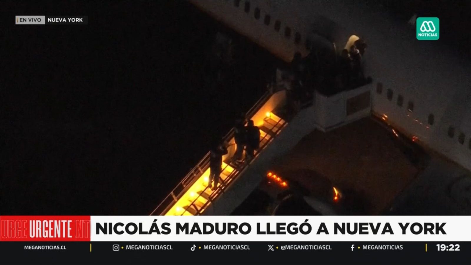 Esposado y con grilletes: Nicolás Maduro llega a Estados Unidos para ser juzgado tras su captura