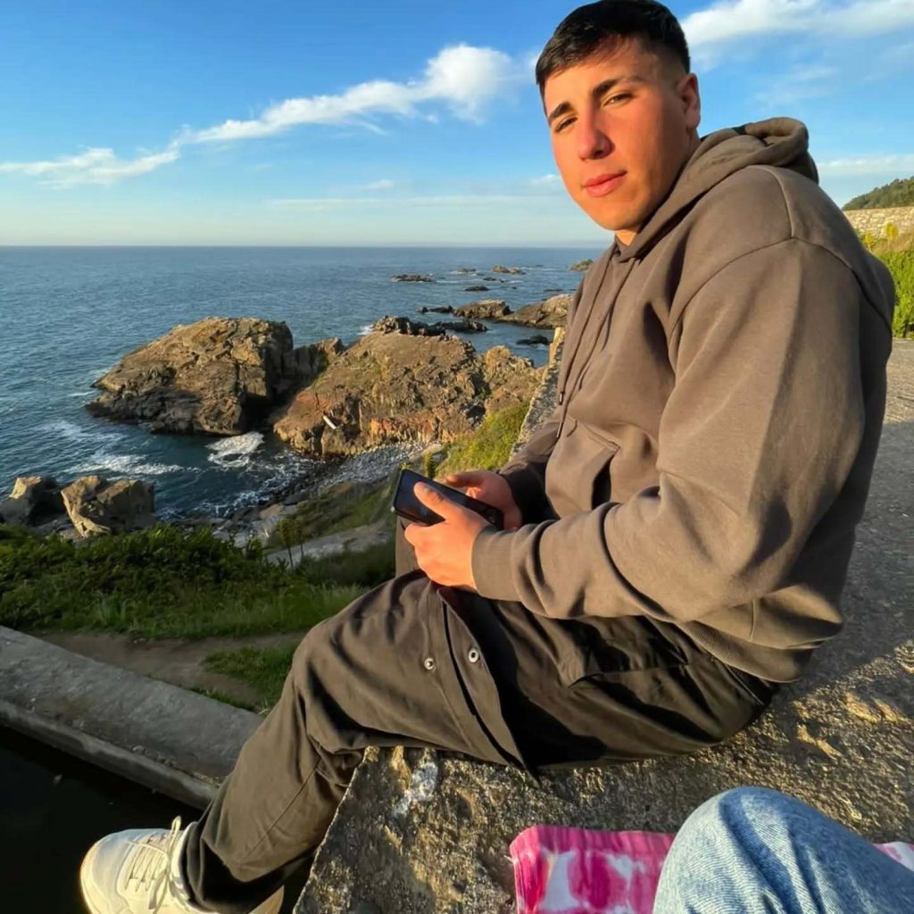 Padres de joven fallecido por virus Hanta en Penco acusan atención del SAR como “inhumana”