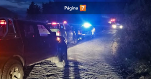 Reportan 3 muertos y 2 heridos tras caída de auto a Estuario de Reloncaví, entre Cochamó y Puelo