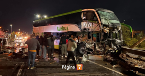 Tragedia en Ruta 5 Sur: choque entre bus y camión deja dos muertos y más de 40 heridos