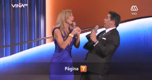 “Último día, nadie se enoja”: Karen y Rafa protagonizaron chascarro al abrir jornada final de Viña