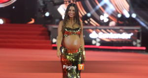 Tita Ureta lució su embarazo con vestido de 15 kilos en la Gala de Viña: lo usó Paris Hilton